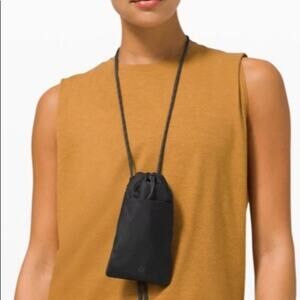 Lululemon Play Forward Crossbody Pouch Black
